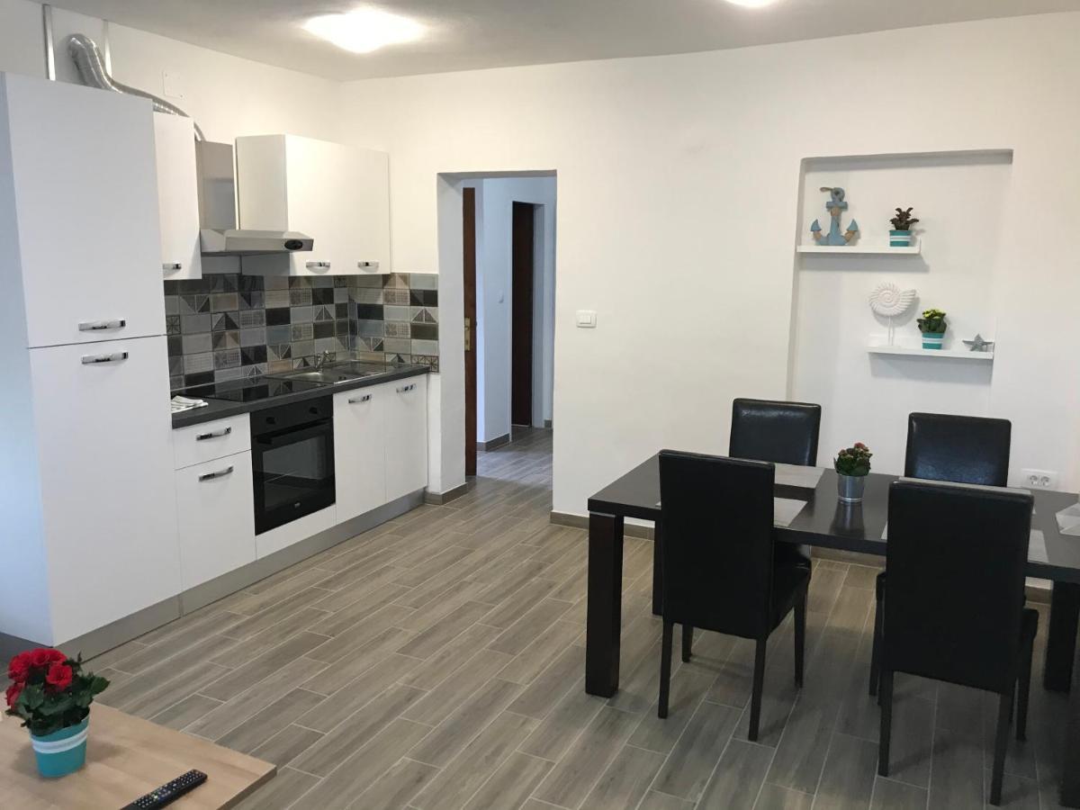 Lena Apartment *