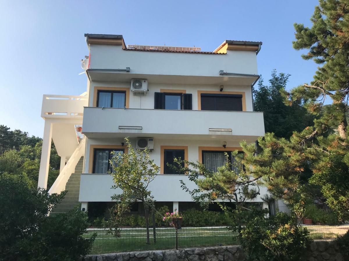 Lena * Baska (Krk)